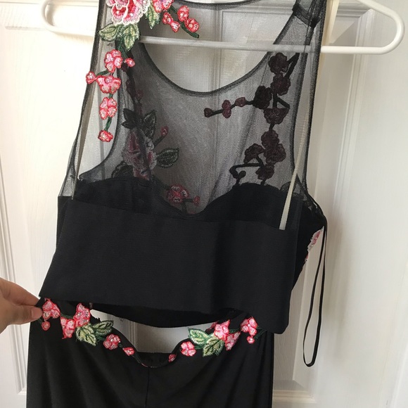 Old prom dress - Picture 3 of 3